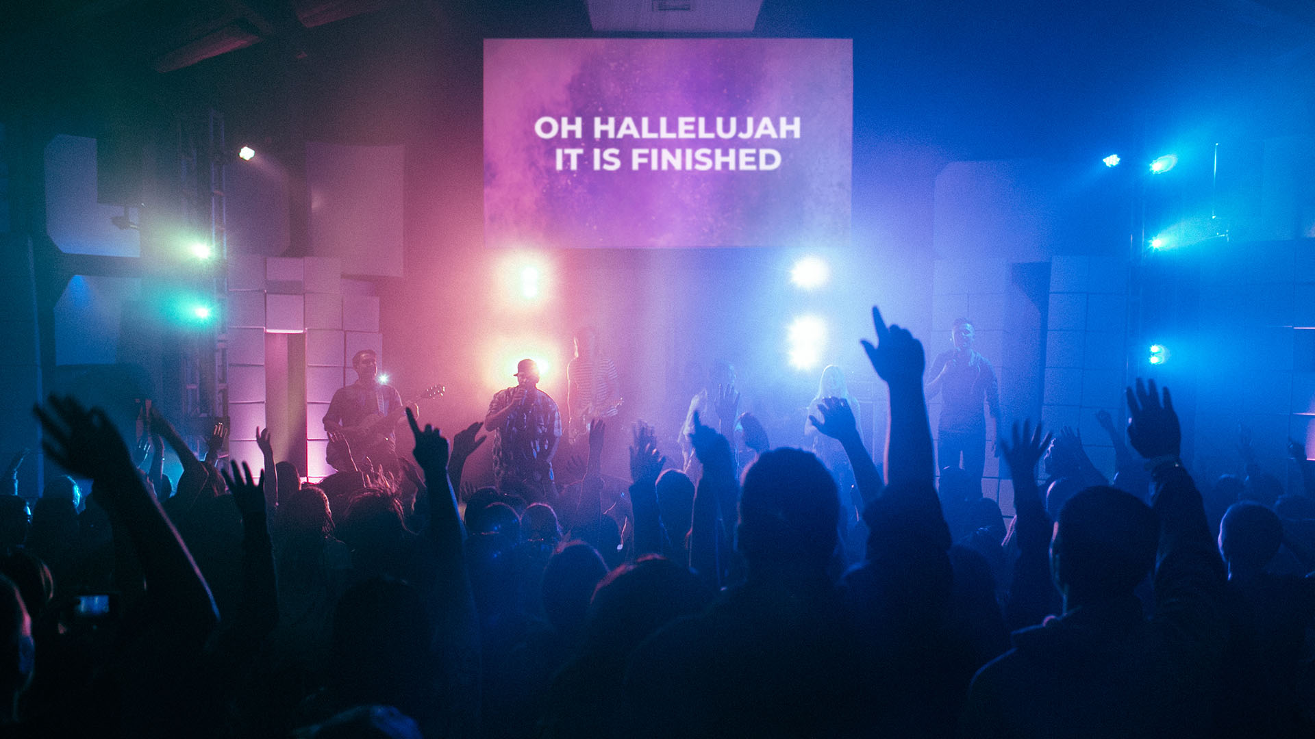 We’ve Handpicked Backgrounds for the Top 10 Worship Songs of Easter 2022